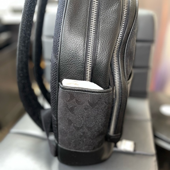 Coach Thompson Backpack In Signature Jacquard With Varsity Stripe - Picture 7 of 7